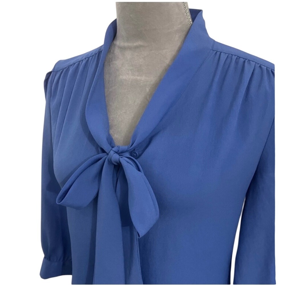 EVERLY. Blue blouse w/neck ties. 1/2‎ sleeves, elasticated. Stylish. SML.
